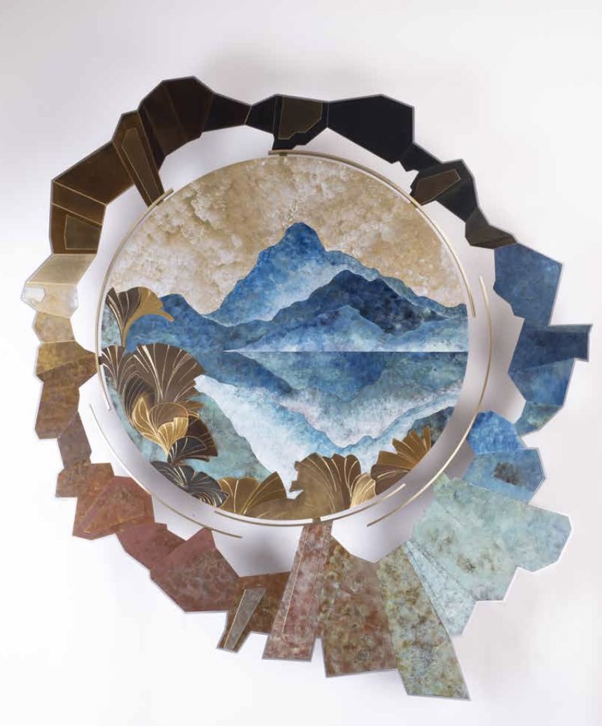 Tableau de marqueterie de laiton patiné et gravure Finition : vernis brillant Cadre acier et laiton Poids : 50 kg Antoine Dariule