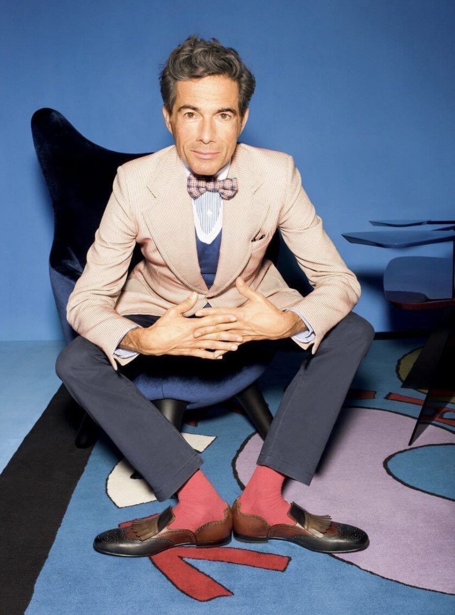 portrait de Vincent Darré, décorateur d'intérieur français, inspiré par Jean Cocteau