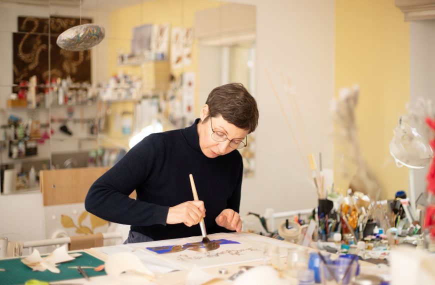 Sophie Théodose et le Parchemin : l’Art Ancestral Réinventé