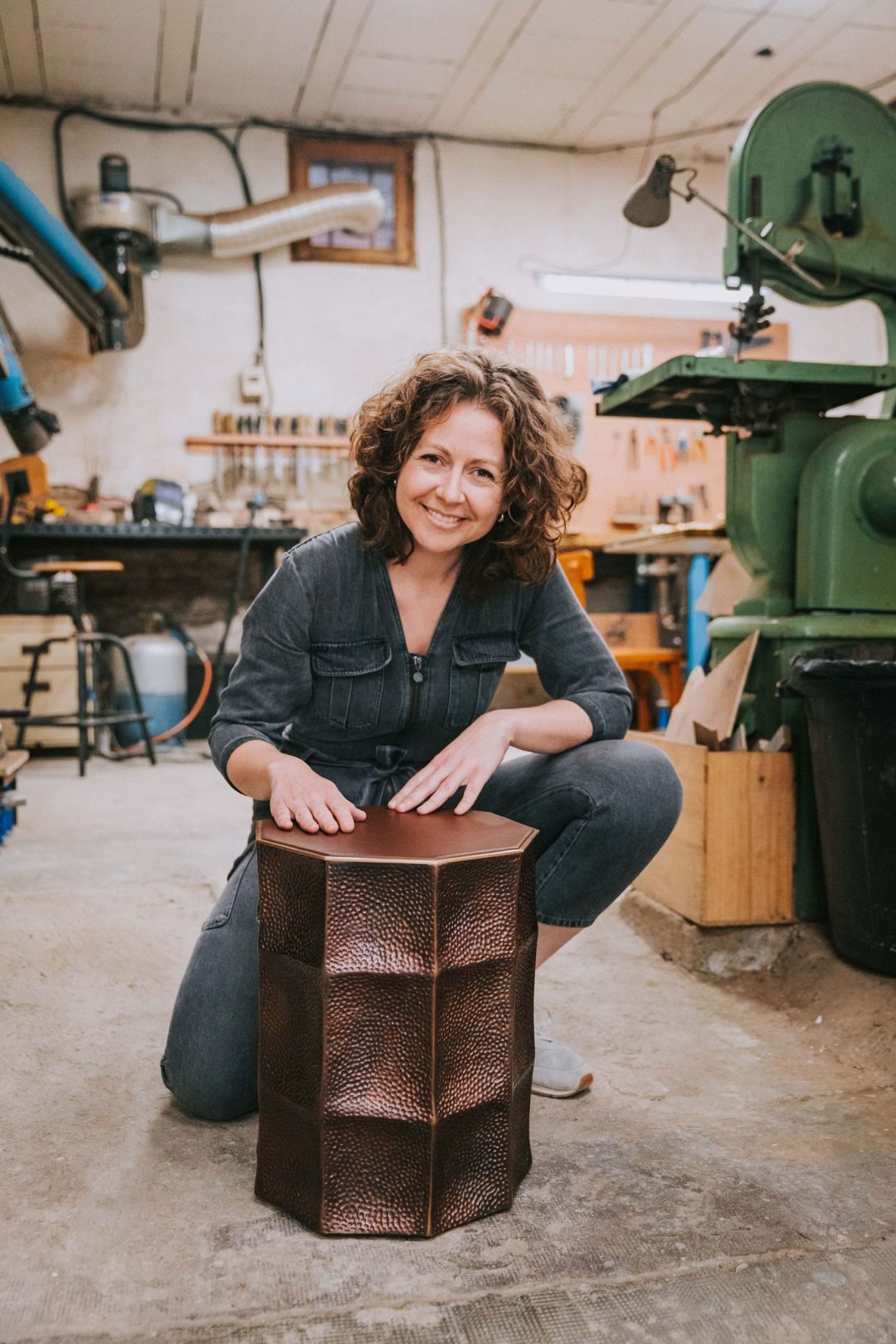 Laura Demichelis, artiste artisan bronzier d'art portrait mobilier d'exception