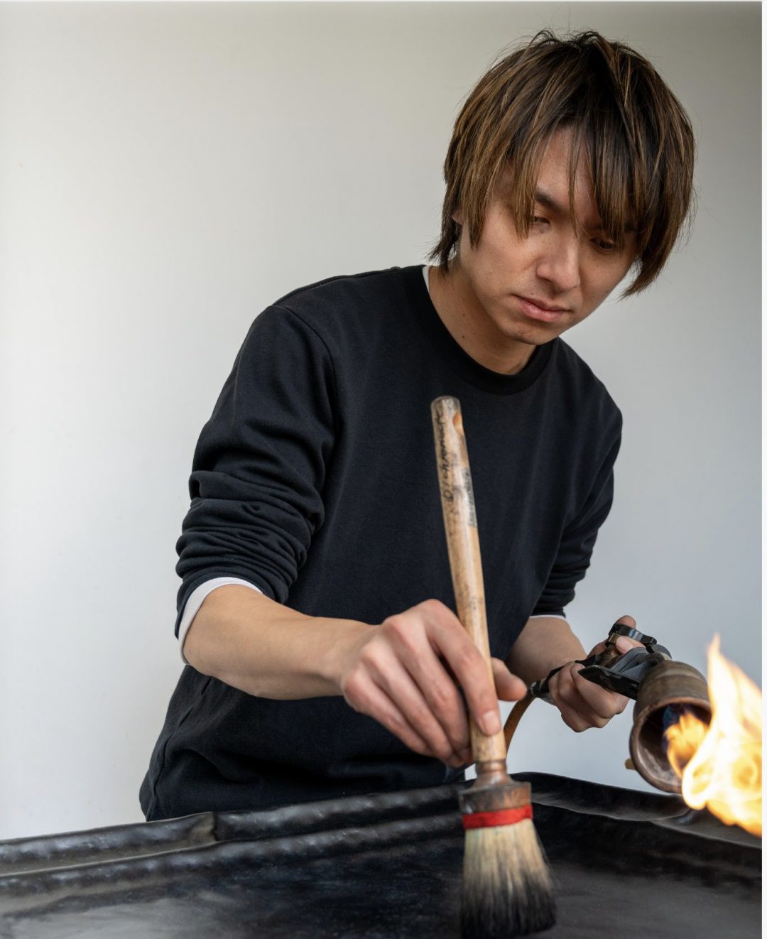 portrait artiste, Ryo Hikosaka, patine métal art contemporain artisanat d'excellence